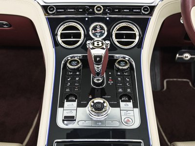 صورة 16 لـ 2019 Bentley CONTINENTAL