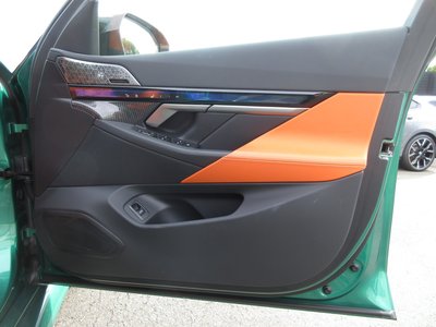 2026 BMW M5 thumbnail 32