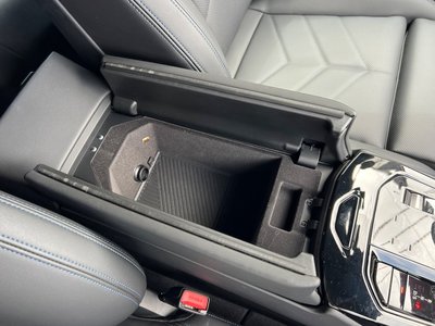 2025 BMW 5 SERIES thumbnail 28