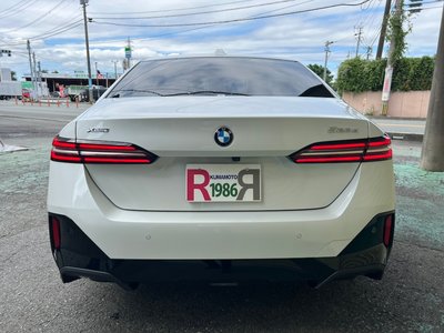 2025 BMW 5 SERIES photo 12