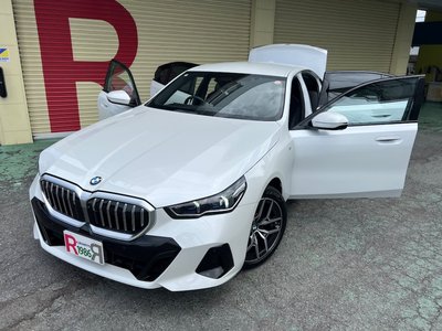 2025 BMW 5 SERIES photo 13