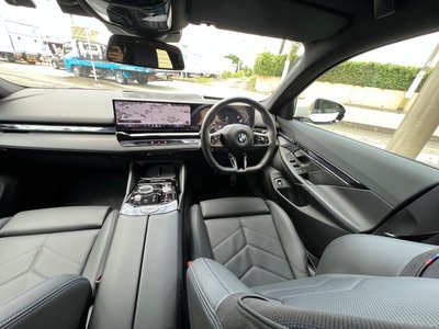 2025 BMW 5 SERIES thumbnail 35
