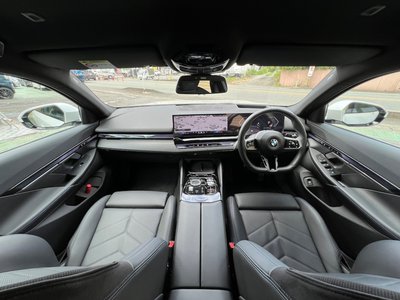 2025 BMW 5 SERIES thumbnail 37