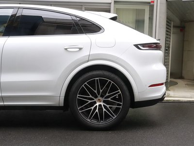 2025 Porsche CAYENNE thumbnail 22