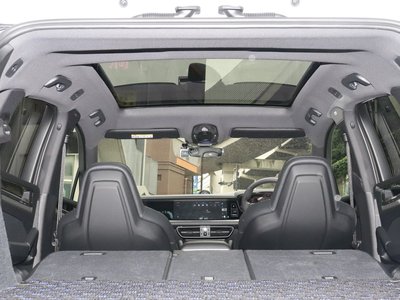 2025 Porsche CAYENNE photo 12