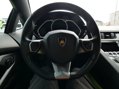 صورة 34 لـ 2012 Lamborghini AVENTADOR