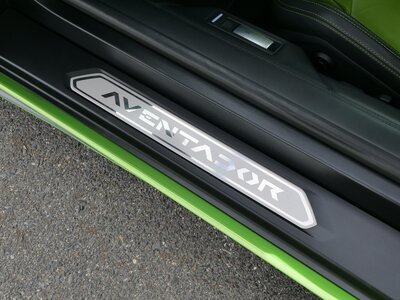 صورة 25 لـ 2012 Lamborghini AVENTADOR