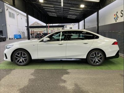 2024 BMW 5 SERIES thumbnail 17
