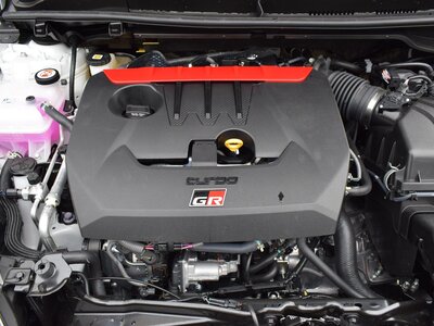 صورة 92 لـ 2023 Toyota GR YARIS