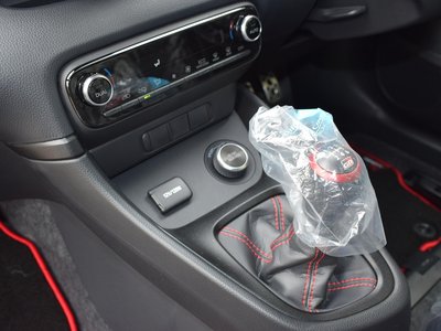صورة 75 لـ 2023 Toyota GR YARIS
