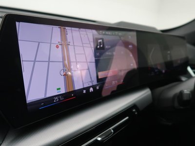 2025 BMW X1 photo 5