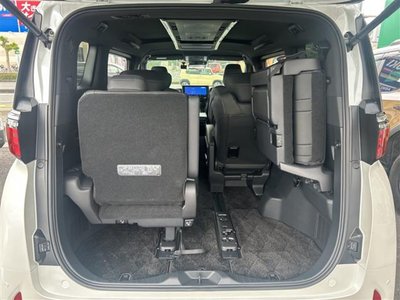 2024 Toyota ALPHARD — фото 25