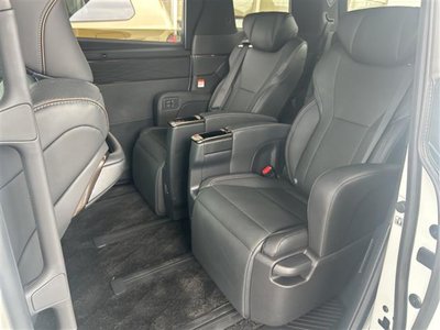 2024 Toyota ALPHARD — фото 22