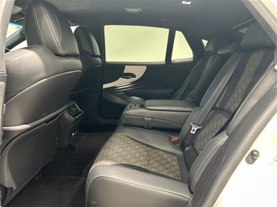2021 Lexus LS thumbnail 17