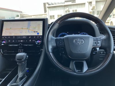 صورة 16 لـ 2025 Toyota ALPHARD