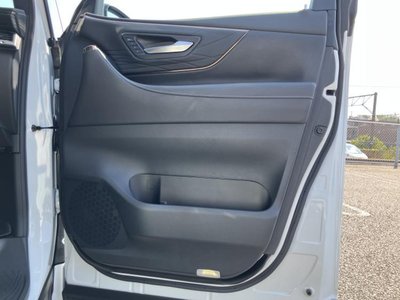 صورة 22 لـ 2025 Toyota ALPHARD