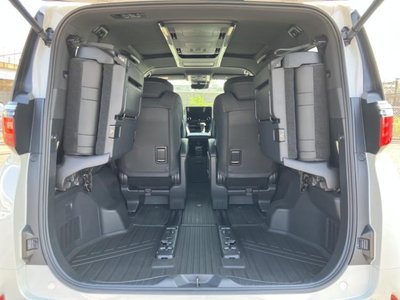 صورة 21 لـ 2025 Toyota ALPHARD