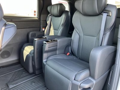 صورة 8 لـ 2025 Toyota ALPHARD