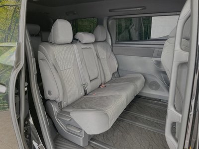 2025 Toyota ALPHARD — фото 10