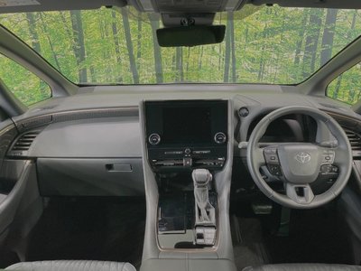 2025 Toyota ALPHARD — фото 3
