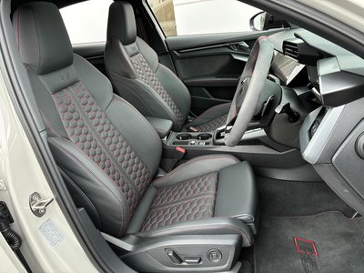 صورة 14 لـ 2025 AUDI RS3 SEDAN