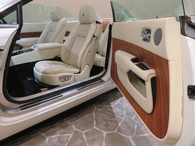 2016 ROLLS-ROYCE DAWN 照片 32