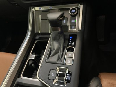 2025 Lexus GX — миниатюра 17