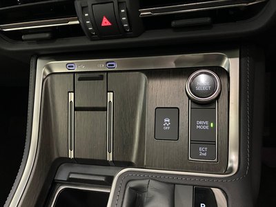 2025 Lexus GX — миниатюра 23