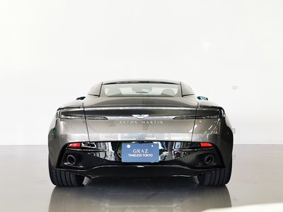 2025 Aston Martin DB12 — фото 30