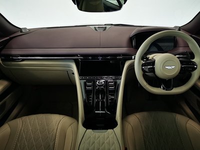 2025 Aston Martin DB12 — фото 4
