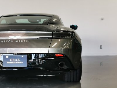 2025 Aston Martin DB12 — фото 37