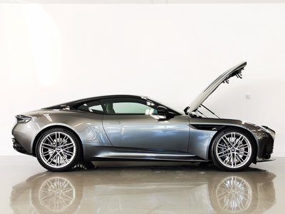 2025 Aston Martin DB12 — фото 33