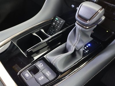 صورة 44 لـ 2024 Toyota ALPHARD