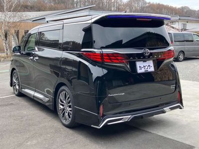 2025 Toyota ALPHARD — фото 4