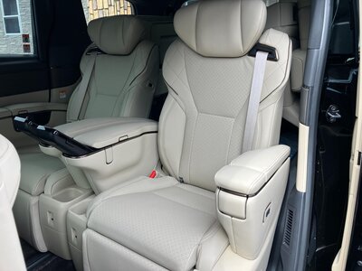 2025 Toyota ALPHARD — фото 13