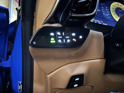 صورة 10 لـ 2021 Ferrari ROMA