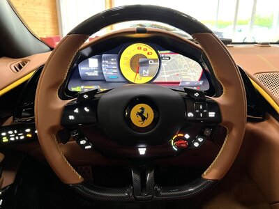 صورة 13 لـ 2021 Ferrari ROMA