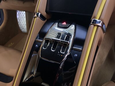 صورة 33 لـ 2021 Ferrari ROMA