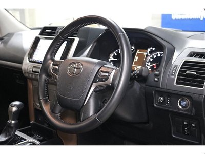 2022 Toyota LAND CRUISER PRADO thumbnail 3