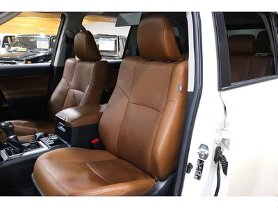 2022 Toyota LAND CRUISER PRADO thumbnail 5