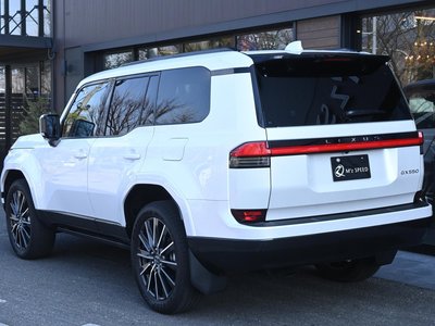 صورة 6 لـ 2025 Lexus GX
