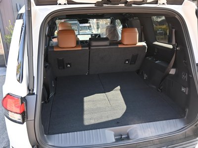 صورة 58 لـ 2025 Lexus GX