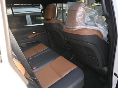 صورة 51 لـ 2025 Lexus GX
