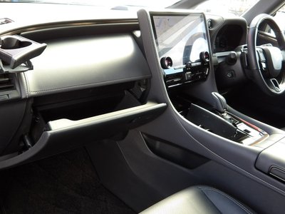 صورة 32 لـ 2024 Toyota ALPHARD