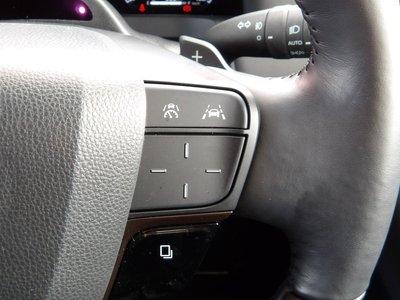 صورة 68 لـ 2024 Toyota ALPHARD