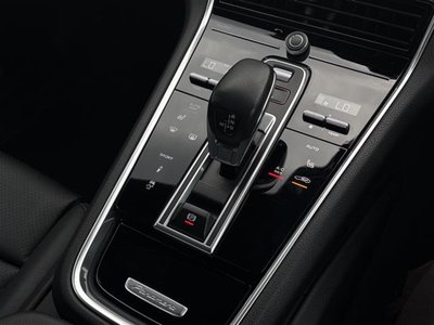 2019 Porsche PANAMERA thumbnail 21