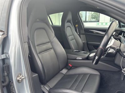 2019 Porsche PANAMERA thumbnail 24