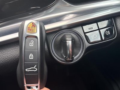 2019 Porsche PANAMERA photo 15