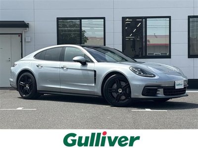 2019 Porsche PANAMERA photo 1