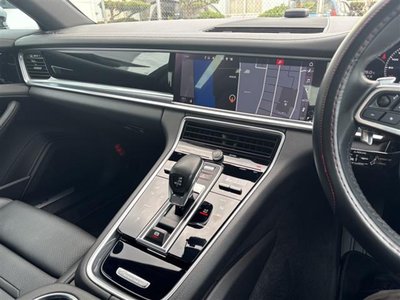 2019 Porsche PANAMERA thumbnail 20